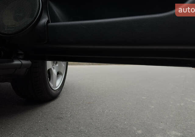 Чорний Ауді А4, об'ємом двигуна 1.8 л та пробігом 252 тис. км за 3800 $, фото 28 на Automoto.ua