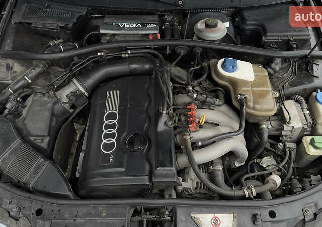 Чорний Ауді А4, об'ємом двигуна 1.8 л та пробігом 252 тис. км за 3800 $, фото 33 на Automoto.ua