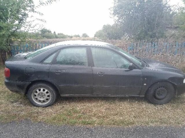 Черный Ауди А4, объемом двигателя 1.9 л и пробегом 390 тыс. км за 1350 $, фото 3 на Automoto.ua