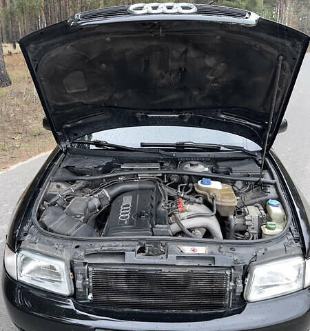 Чорний Ауді А4, об'ємом двигуна 1.8 л та пробігом 252 тис. км за 3800 $, фото 32 на Automoto.ua