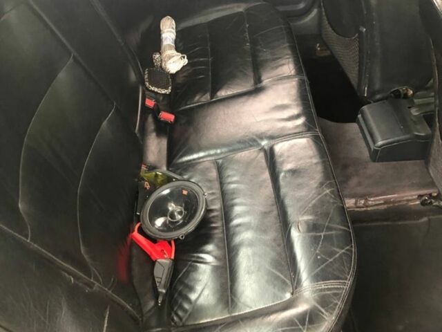 Чорний Ауді А4, об'ємом двигуна 1.9 л та пробігом 322 тис. км за 2100 $, фото 4 на Automoto.ua