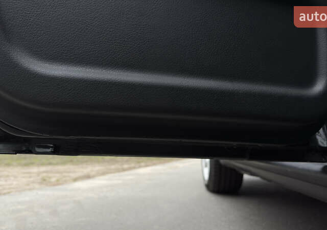 Чорний Ауді А4, об'ємом двигуна 1.8 л та пробігом 252 тис. км за 3800 $, фото 29 на Automoto.ua