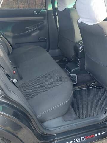 Черный Ауди А4, объемом двигателя 1.6 л и пробегом 276 тыс. км за 3500 $, фото 6 на Automoto.ua