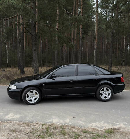 Чорний Ауді А4, об'ємом двигуна 1.8 л та пробігом 252 тис. км за 3800 $, фото 1 на Automoto.ua