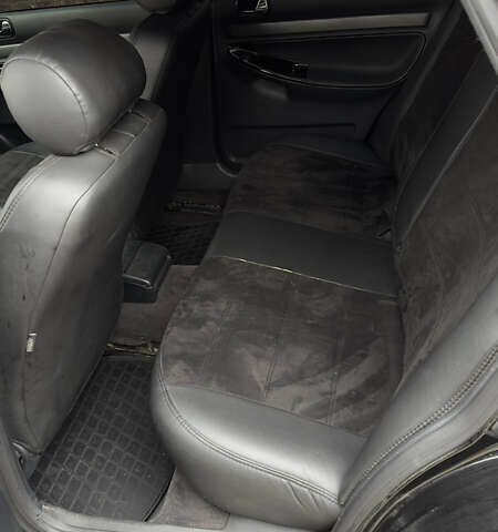 Чорний Ауді А4, об'ємом двигуна 1.8 л та пробігом 252 тис. км за 3800 $, фото 15 на Automoto.ua