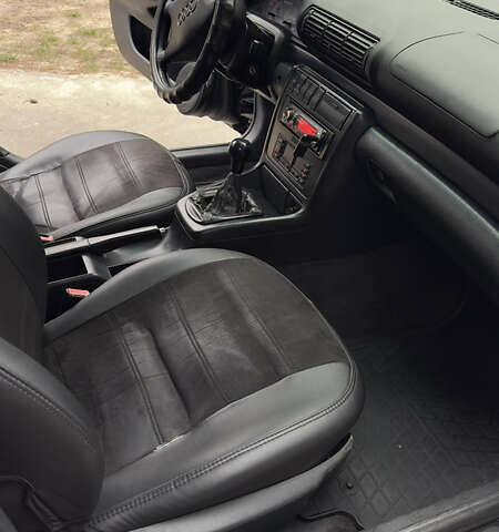 Чорний Ауді А4, об'ємом двигуна 1.8 л та пробігом 252 тис. км за 3800 $, фото 18 на Automoto.ua