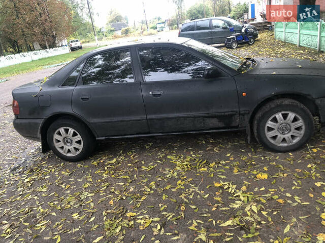 Черный Ауди А4, объемом двигателя 1.9 л и пробегом 332 тыс. км за 2100 $, фото 5 на Automoto.ua