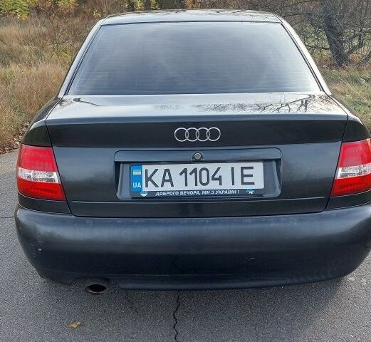 Черный Ауди А4, объемом двигателя 1.6 л и пробегом 276 тыс. км за 3500 $, фото 1 на Automoto.ua