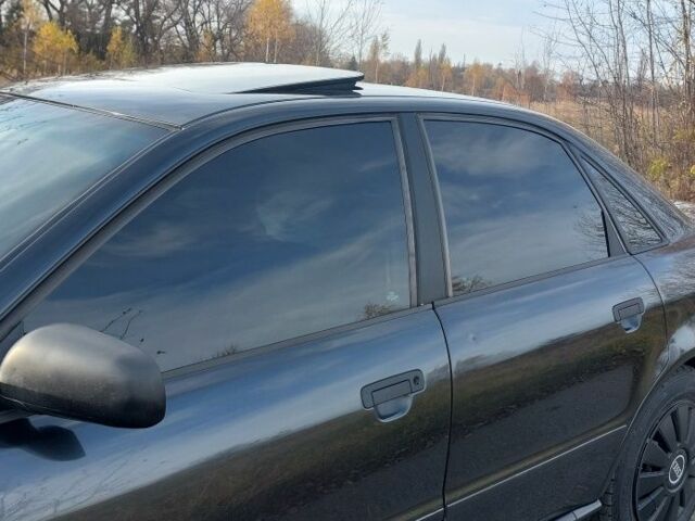 Черный Ауди А4, объемом двигателя 1.6 л и пробегом 276 тыс. км за 3500 $, фото 5 на Automoto.ua