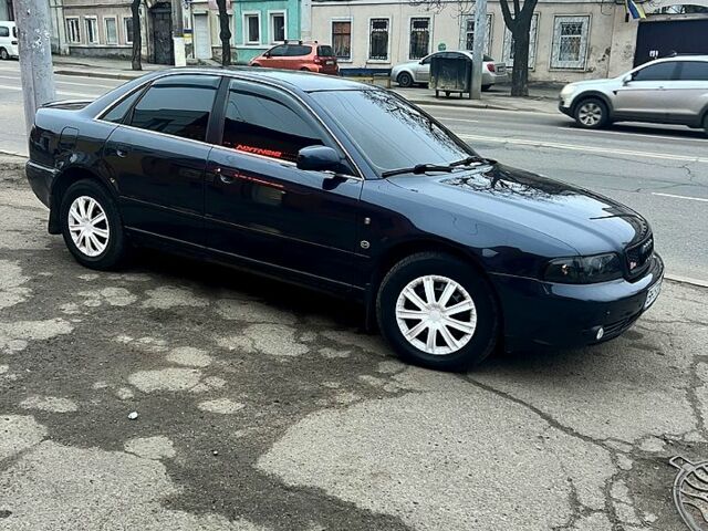 Чорний Ауді А4, об'ємом двигуна 2.6 л та пробігом 382 тис. км за 4500 $, фото 3 на Automoto.ua