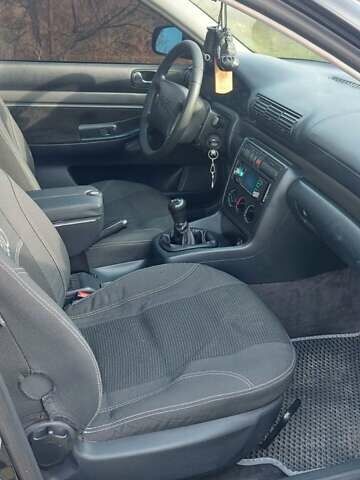 Черный Ауди А4, объемом двигателя 1.6 л и пробегом 276 тыс. км за 3500 $, фото 10 на Automoto.ua