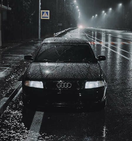 Чорний Ауді А4, об'ємом двигуна 1.8 л та пробігом 252 тис. км за 3800 $, фото 39 на Automoto.ua