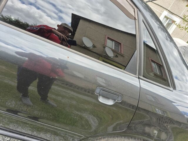 Черный Ауди А4, объемом двигателя 0 л и пробегом 263 тыс. км за 3450 $, фото 2 на Automoto.ua