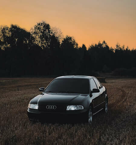 Чорний Ауді А4, об'ємом двигуна 1.8 л та пробігом 252 тис. км за 3800 $, фото 35 на Automoto.ua