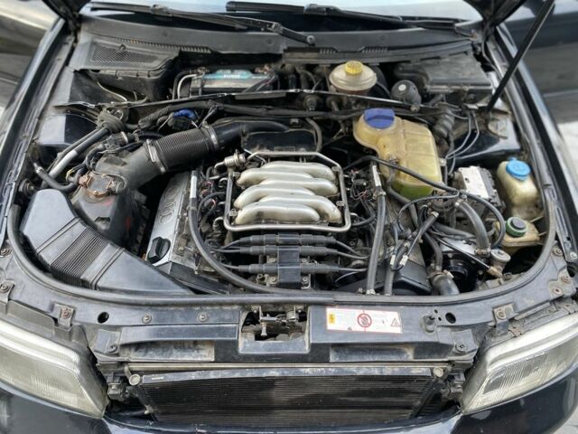 Чорний Ауді А4, об'ємом двигуна 2.6 л та пробігом 250 тис. км за 3000 $, фото 13 на Automoto.ua