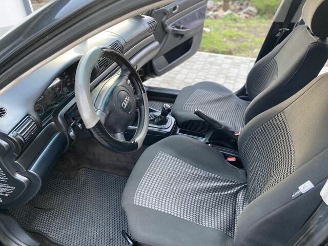 Чорний Ауді А4, об'ємом двигуна 2.6 л та пробігом 250 тис. км за 3000 $, фото 8 на Automoto.ua