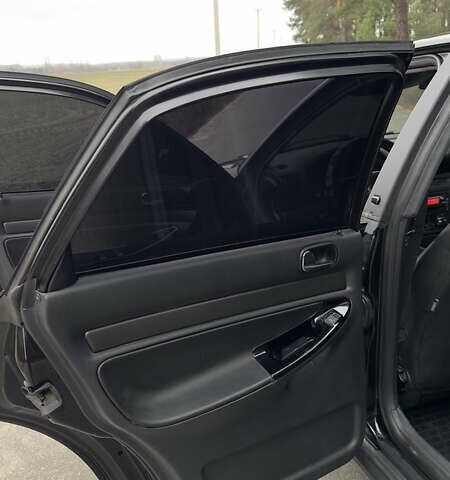 Чорний Ауді А4, об'ємом двигуна 1.8 л та пробігом 252 тис. км за 3800 $, фото 24 на Automoto.ua