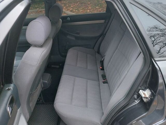 Черный Ауди А4, объемом двигателя 1.8 л и пробегом 413 тыс. км за 3600 $, фото 4 на Automoto.ua