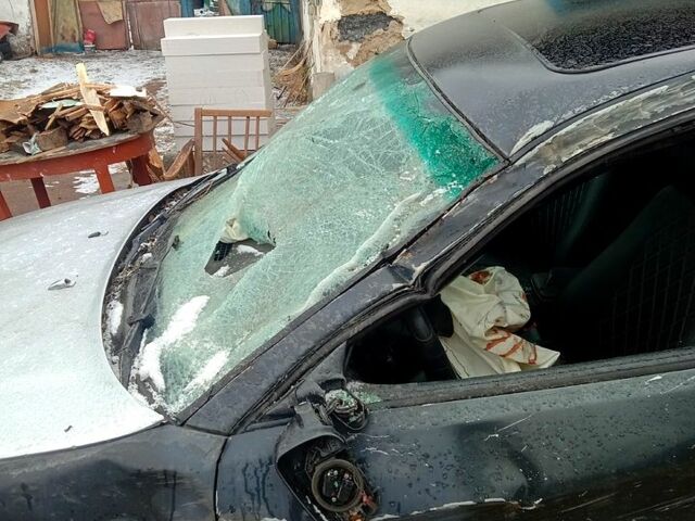 Черный Ауди А4, объемом двигателя 2.8 л и пробегом 300 тыс. км за 1200 $, фото 5 на Automoto.ua