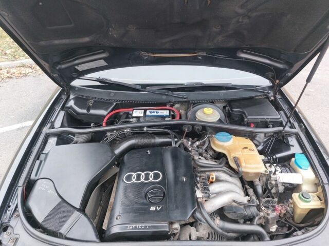 Черный Ауди А4, объемом двигателя 1.8 л и пробегом 413 тыс. км за 3600 $, фото 2 на Automoto.ua