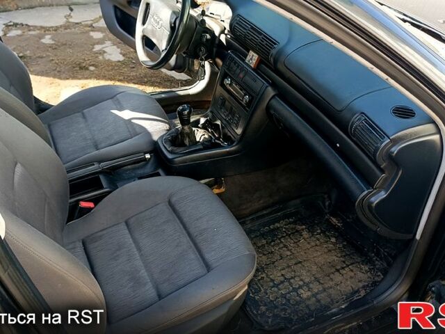 Черный Ауди А4, объемом двигателя 1.6 л и пробегом 0 тыс. км за 2200 $, фото 1 на Automoto.ua