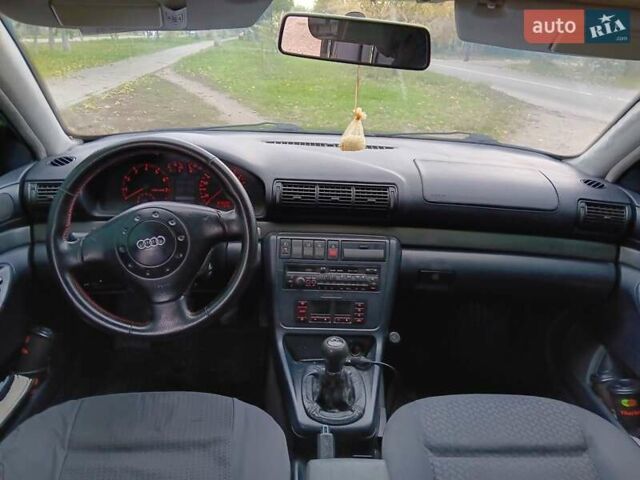 Чорний Ауді А4, об'ємом двигуна 1.8 л та пробігом 500 тис. км за 3199 $, фото 1 на Automoto.ua