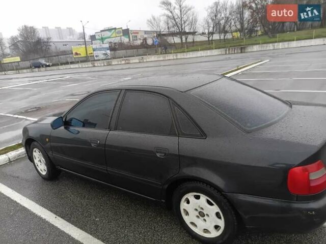 Черный Ауди А4, объемом двигателя 1.8 л и пробегом 100 тыс. км за 3500 $, фото 10 на Automoto.ua