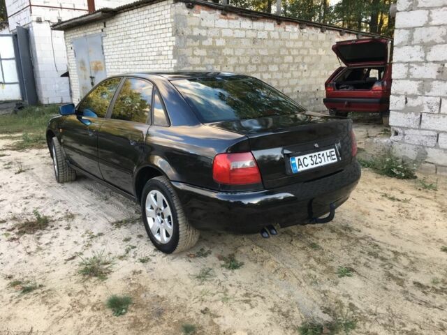 Чорний Ауді А4, об'ємом двигуна 1.9 л та пробігом 351 тис. км за 3350 $, фото 19 на Automoto.ua