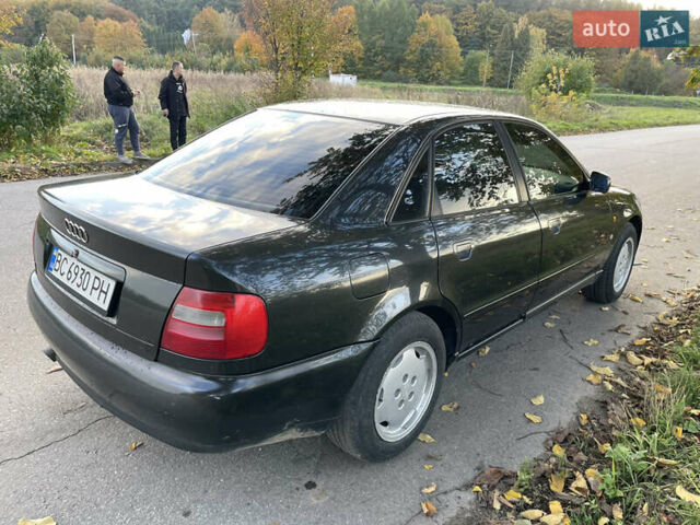 Черный Ауди А4, объемом двигателя 1.8 л и пробегом 311 тыс. км за 3200 $, фото 5 на Automoto.ua