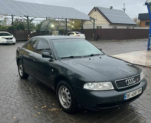Черный Ауди А4, объемом двигателя 2.6 л и пробегом 330 тыс. км за 2700 $, фото 3 на Automoto.ua