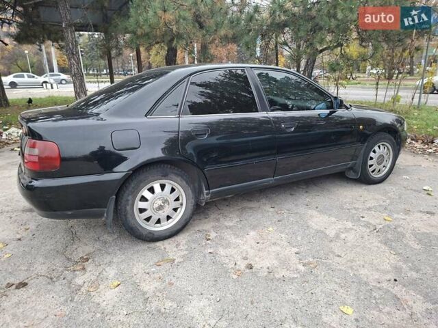Черный Ауди А4, объемом двигателя 1.6 л и пробегом 330 тыс. км за 2750 $, фото 5 на Automoto.ua