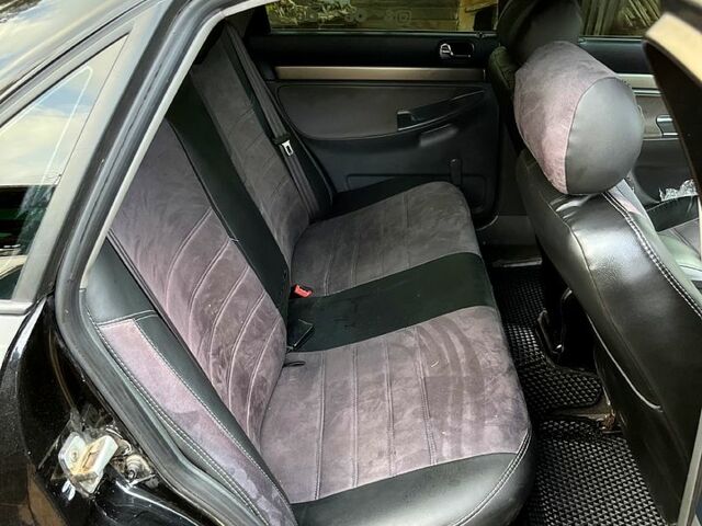 Черный Ауди А4, объемом двигателя 1.8 л и пробегом 402 тыс. км за 3800 $, фото 7 на Automoto.ua