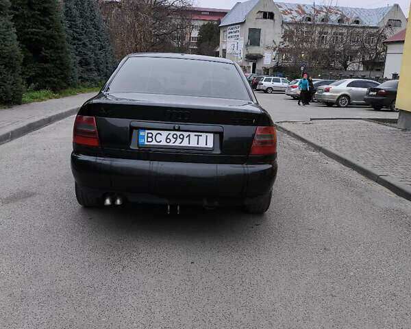 Черный Ауди А4, объемом двигателя 1.9 л и пробегом 332 тыс. км за 3500 $, фото 3 на Automoto.ua