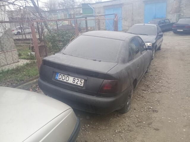 Черный Ауди А4, объемом двигателя 0 л и пробегом 490 тыс. км за 1542 $, фото 4 на Automoto.ua