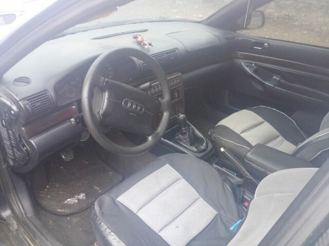 Черный Ауди А4, объемом двигателя 0 л и пробегом 490 тыс. км за 1542 $, фото 1 на Automoto.ua