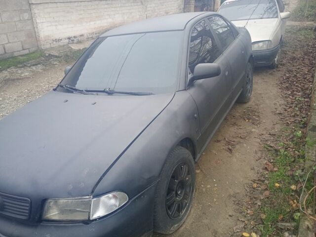 Черный Ауди А4, объемом двигателя 0 л и пробегом 490 тыс. км за 1542 $, фото 3 на Automoto.ua