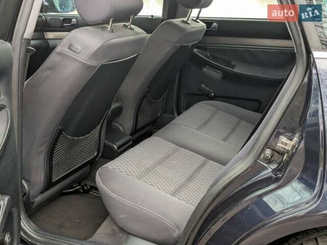 Черный Ауди А4, объемом двигателя 1.6 л и пробегом 318 тыс. км за 4000 $, фото 11 на Automoto.ua