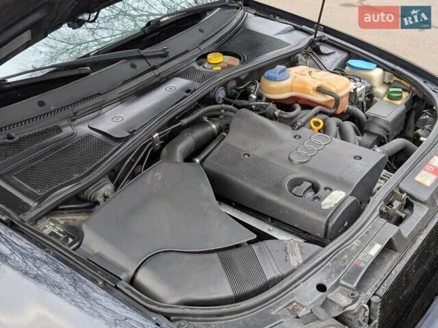 Черный Ауди А4, объемом двигателя 1.6 л и пробегом 318 тыс. км за 4000 $, фото 17 на Automoto.ua