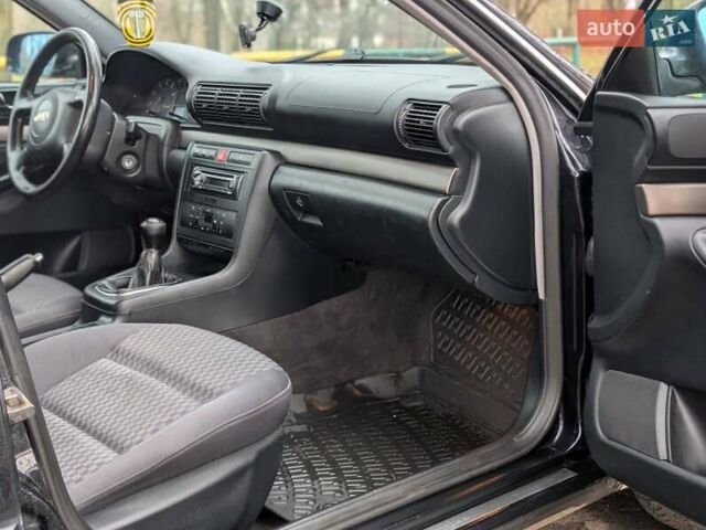 Черный Ауди А4, объемом двигателя 1.6 л и пробегом 318 тыс. км за 4000 $, фото 13 на Automoto.ua