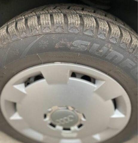 Черный Ауди А4, объемом двигателя 1.9 л и пробегом 300 тыс. км за 2100 $, фото 6 на Automoto.ua