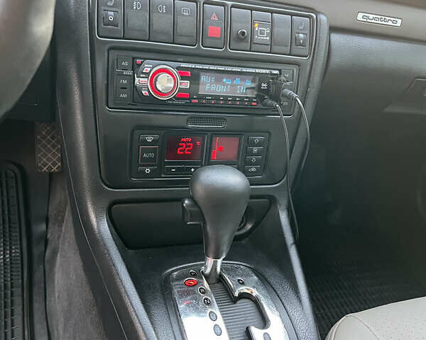 Черный Ауди А4, объемом двигателя 1.78 л и пробегом 258 тыс. км за 4800 $, фото 8 на Automoto.ua