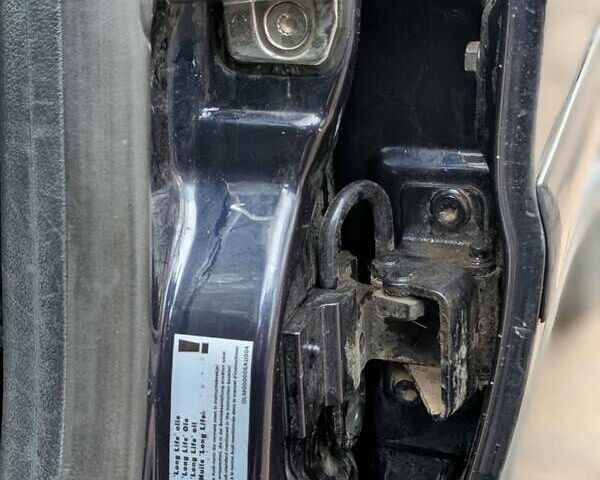 Черный Ауди А4, объемом двигателя 1.6 л и пробегом 318 тыс. км за 4000 $, фото 12 на Automoto.ua