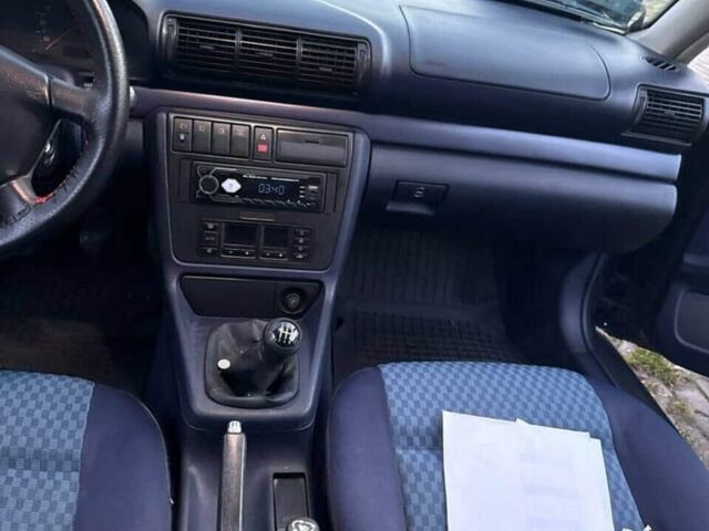 Черный Ауди А4, объемом двигателя 1.9 л и пробегом 300 тыс. км за 2100 $, фото 3 на Automoto.ua