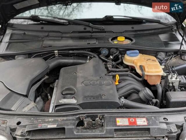 Черный Ауди А4, объемом двигателя 1.6 л и пробегом 318 тыс. км за 4000 $, фото 15 на Automoto.ua