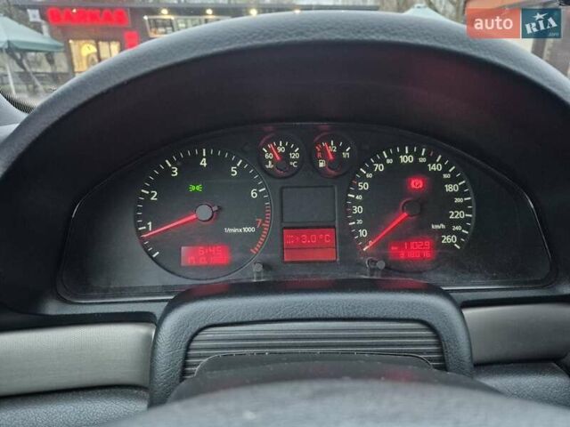 Черный Ауди А4, объемом двигателя 1.6 л и пробегом 318 тыс. км за 4000 $, фото 7 на Automoto.ua