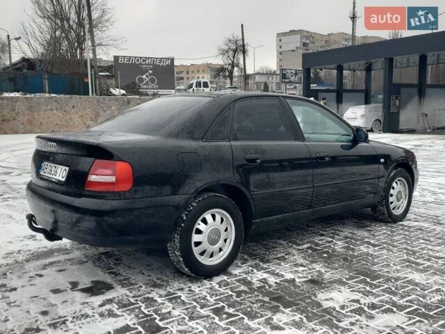 Чорний Ауді А4, об'ємом двигуна 1.6 л та пробігом 206 тис. км за 3999 $, фото 3 на Automoto.ua
