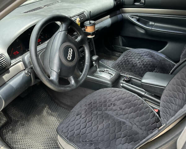 Чорний Ауді А4, об'ємом двигуна 1.8 л та пробігом 362 тис. км за 3750 $, фото 12 на Automoto.ua