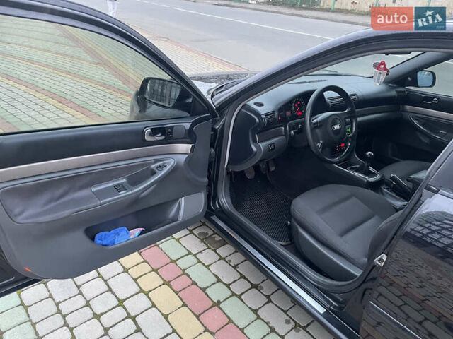 Чорний Ауді А4, об'ємом двигуна 1.6 л та пробігом 378 тис. км за 3200 $, фото 16 на Automoto.ua