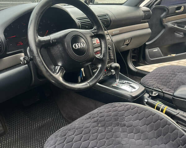 Чорний Ауді А4, об'ємом двигуна 1.8 л та пробігом 362 тис. км за 3750 $, фото 13 на Automoto.ua