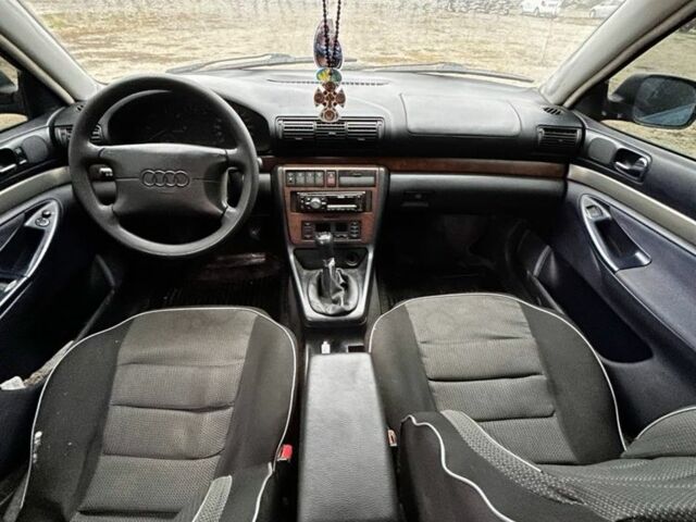 Черный Ауди А4, объемом двигателя 1.9 л и пробегом 300 тыс. км за 1200 $, фото 7 на Automoto.ua